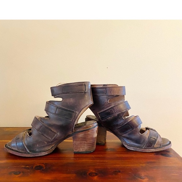 FREEBIRD by STEVEN Quail Wide Strap Gladiator Heeled Sandals - Picture 7 of 9